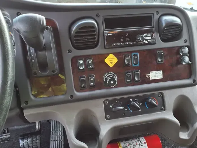 2019 FREIGHTLINER/MERCEDES M2 106