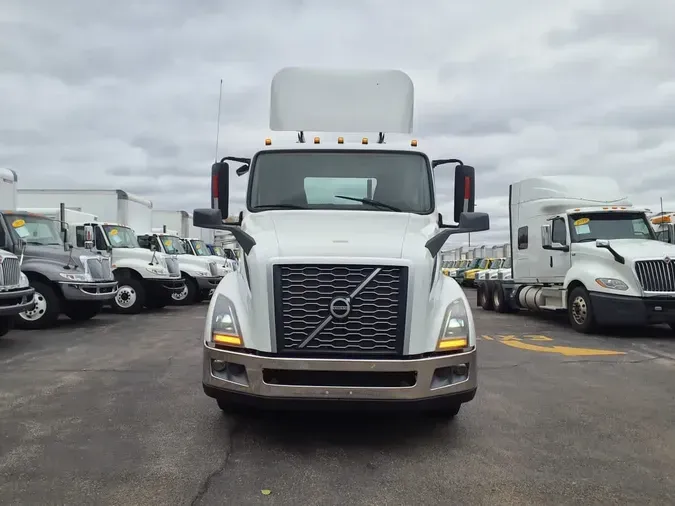 2019 VOLVO VNL64T-300