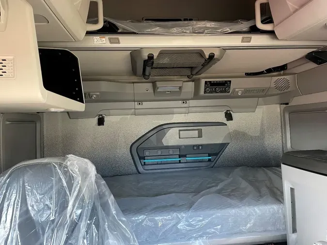 2026 VOLVO VNL64T860a29dc1b1629a70faff4b36e8ac97a9aa