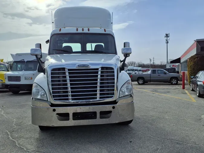 2017 FREIGHTLINER/MERCEDES CASCADIA 125