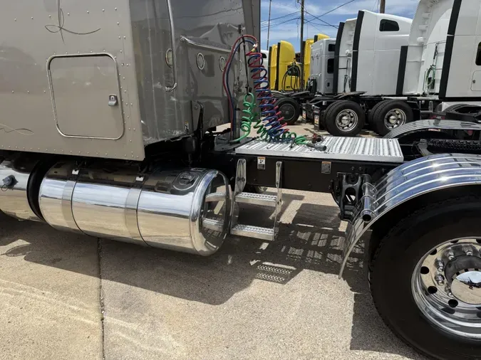 2019 Peterbilt 389