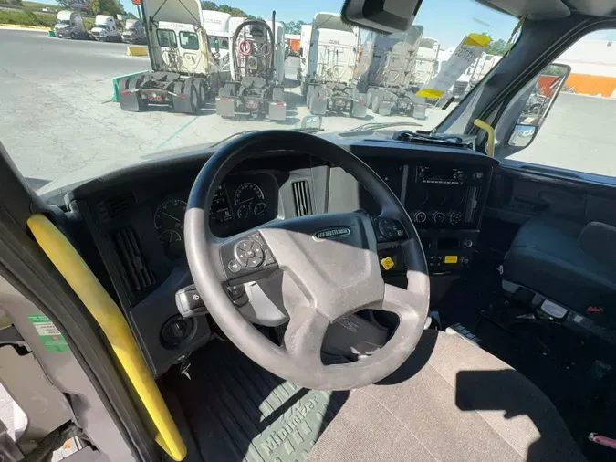 2025 Freightliner Cascadia 126