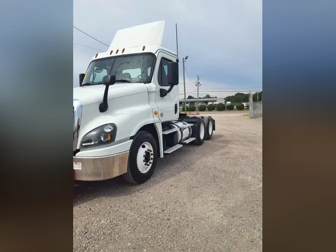 2019 FREIGHTLINER CASCADIA 125a2a3b36cc3c68c5c348f379a10ed3e12