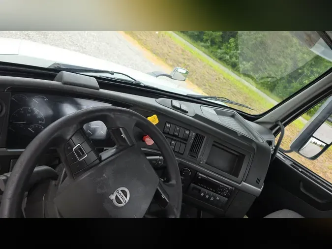 2018 Volvo VNL300