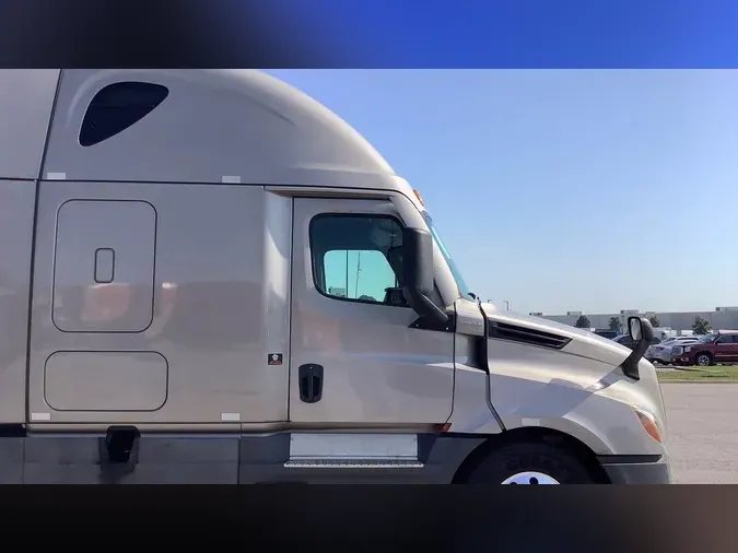 2023 Freightliner Cascadia 126