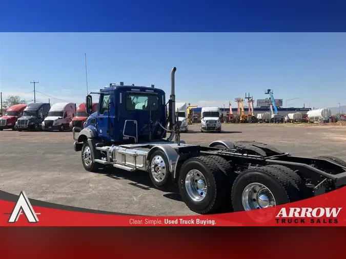 2021 MACK GR64BT