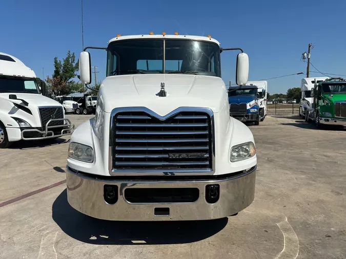 2018 MACK CXU613