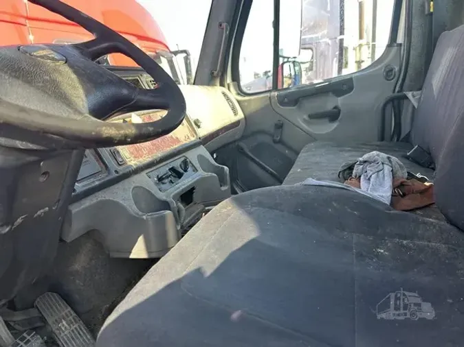 2012 FREIGHTLINER BUSINESS CLASS M2 106