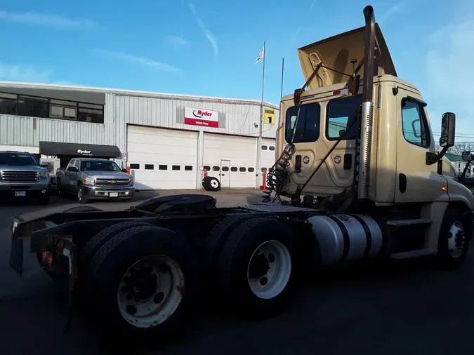 2017 FREIGHTLINER/MERCEDES CASCADIA 125