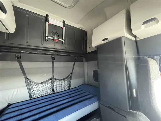 2020 FREIGHTLINER CA126