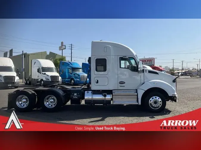 2022 KENWORTH T880