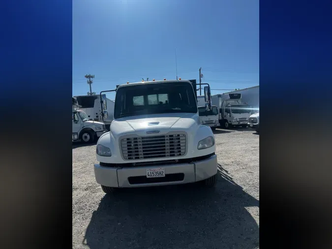 2018 FREIGHTLINER M2 106