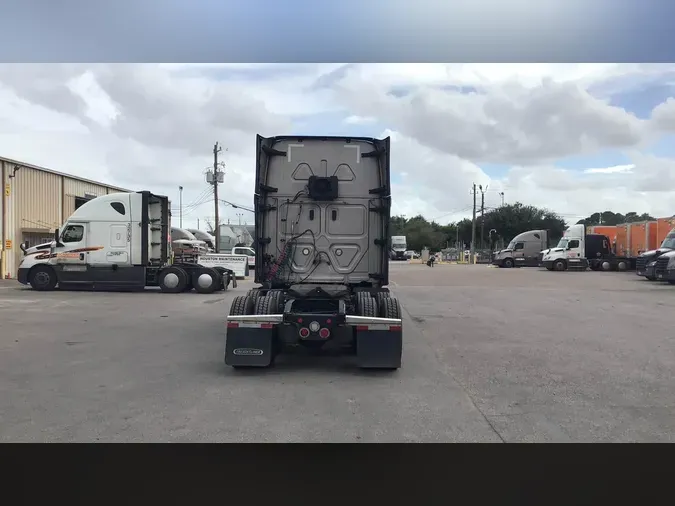 2023 Freightliner Cascadia 126a2b7cd22c7e68b321e0456f9e3fa27cf