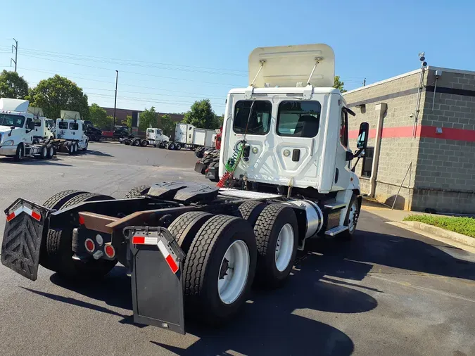 2014 FREIGHTLINER/MERCEDES CASCADIA 125