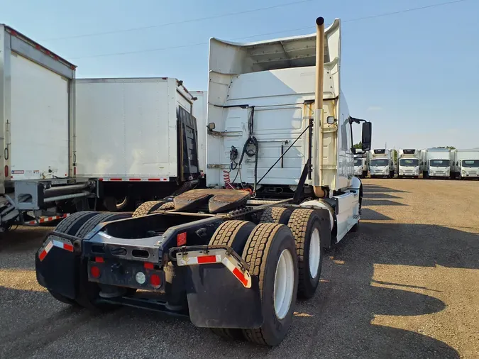 2019 VOLVO VNL64T