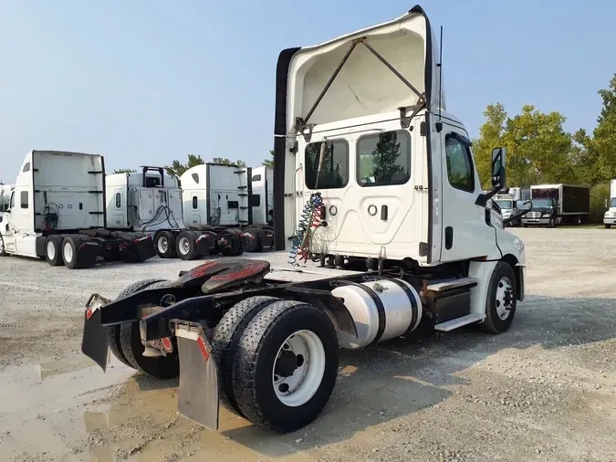 2019 FREIGHTLINER NEW CASCADIA 126