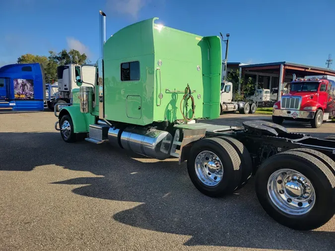 2023 Peterbilt 389