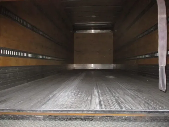 2021 FREIGHTLINER/MERCEDES M2 106