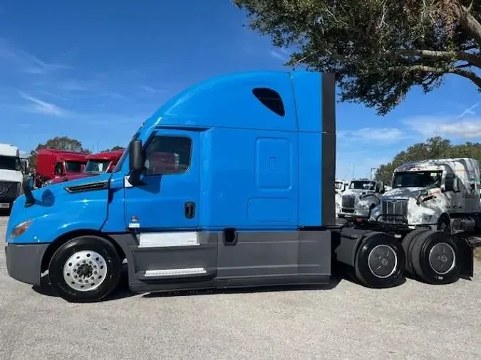 2021 Freightliner Cascadia