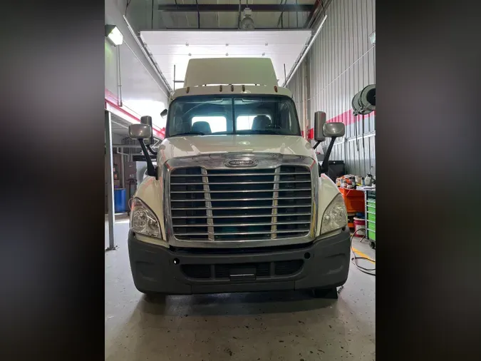 2019 FREIGHTLINER/MERCEDES CASCADIA 125