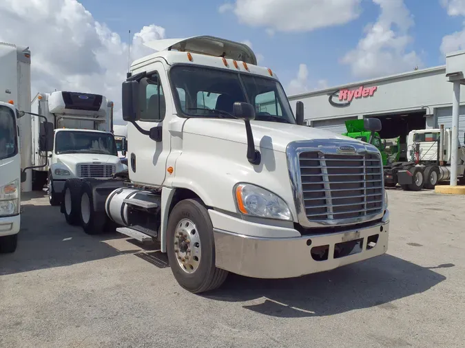 2016 FREIGHTLINER/MERCEDES CASCADIA 125