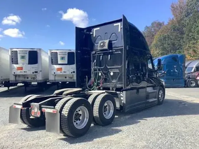 2022 Freightliner Cascadia