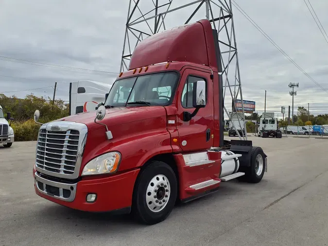 2013 FREIGHTLINER/MERCEDES CASCADIA 125a2c7d0e6d12cbaaa17b1ee3efd0fe71f