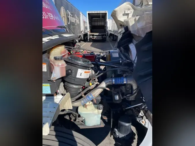 2017 FREIGHTLINER/MERCEDES M2 106