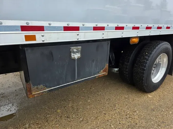 2018 FREIGHTLINER M2 106