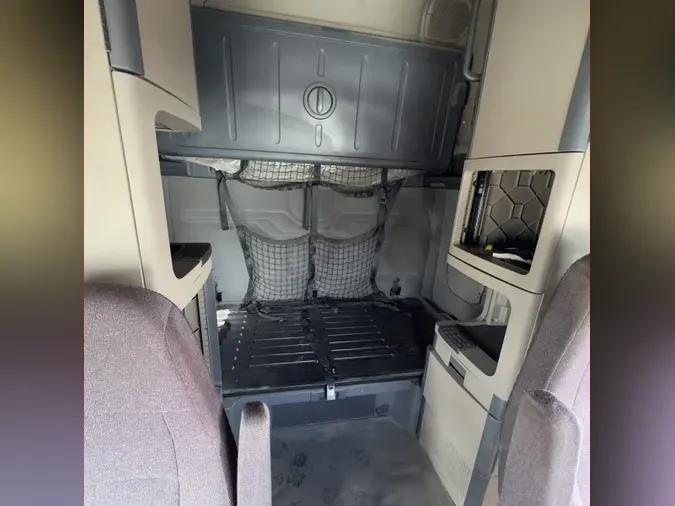 2018 FREIGHTLINER/MERCEDES CASCADIA 125