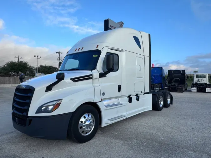 2022 FREIGHTLINER CASCADIA 126