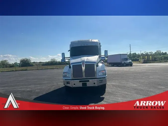 2022 KENWORTH T880