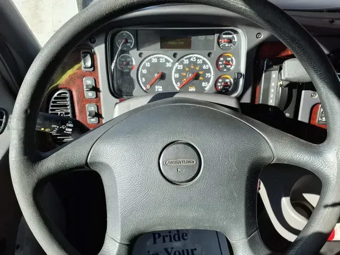 2018 FREIGHTLINER/MERCEDES M2 106