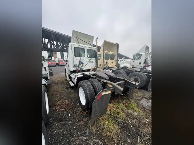 2018 FREIGHTLINER/MERCEDES CASCADIA 125