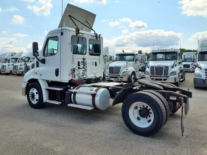 2018 FREIGHTLINER/MERCEDES CASCADIA 113