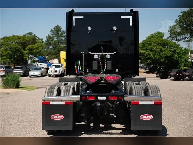 2025 PETERBILT 579