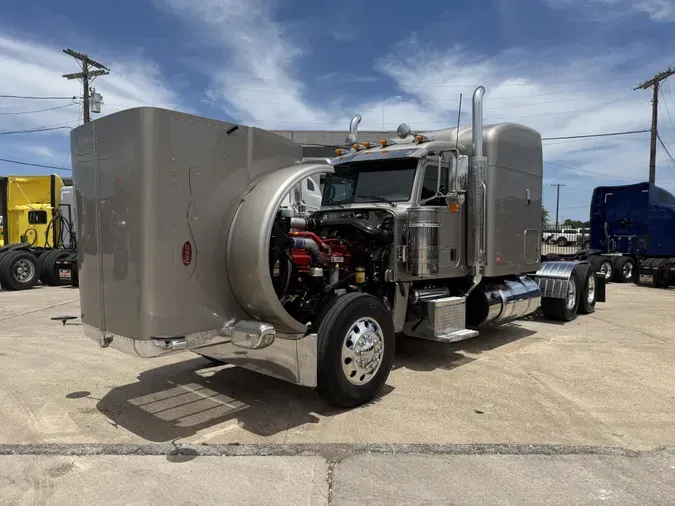 2019 Peterbilt 389