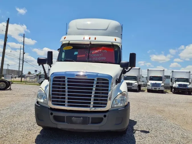 2019 FREIGHTLINER CASCADIA 113