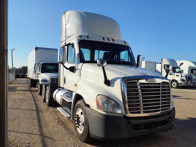 2017 FREIGHTLINER/MERCEDES CASCADIA 125