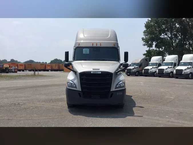 2021 Freightliner Cascadia 126