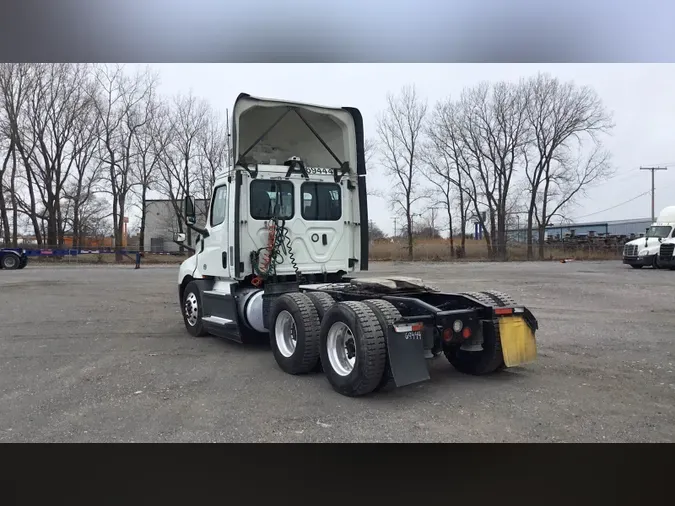 2019 Freightliner Cascadia 126