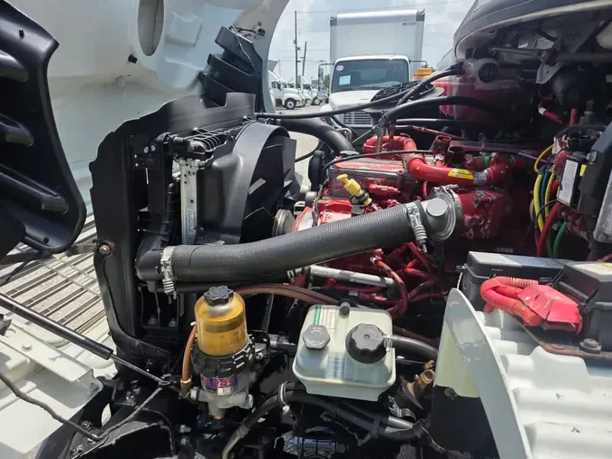 2020 FREIGHTLINER/MERCEDES M2 106
