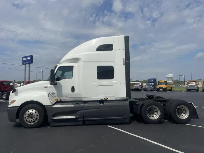 2022 International LT625