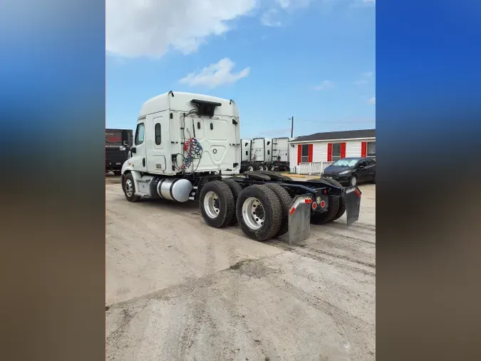 2019 FREIGHTLINER/MERCEDES CASCADIA 113