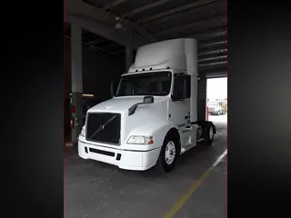 2015 Volvo VNM42TRACTOR