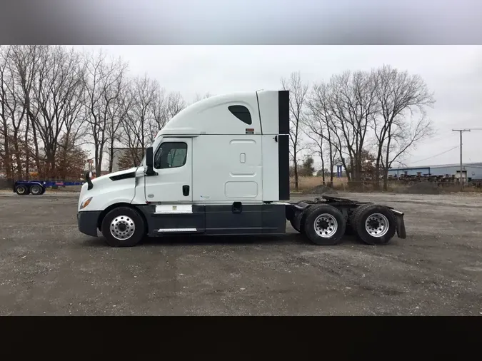 2022 Freightliner Cascadia 126a2e517d98023e5b70c93e39993e11e3a