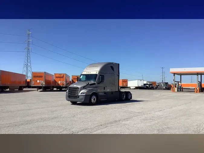 2023 Freightliner Cascadia 126