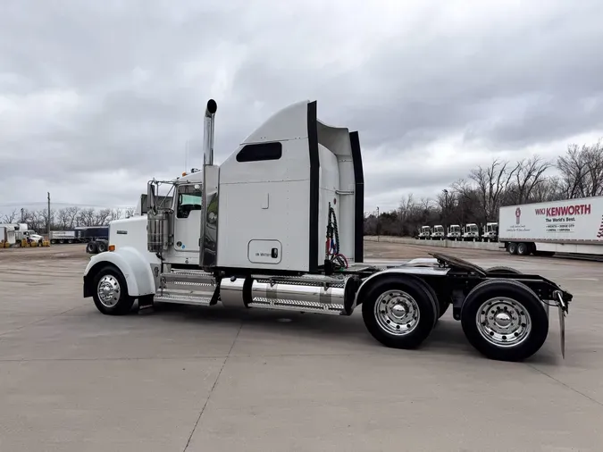 2022 KENWORTH W900L