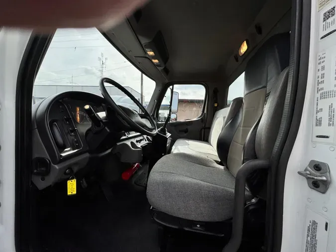 2018 Freightliner Business Class M2 106
