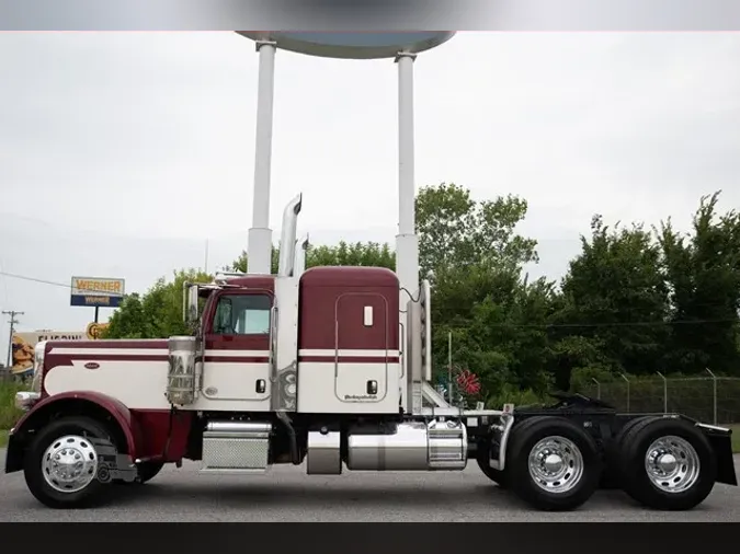 2022 PETERBILT 389